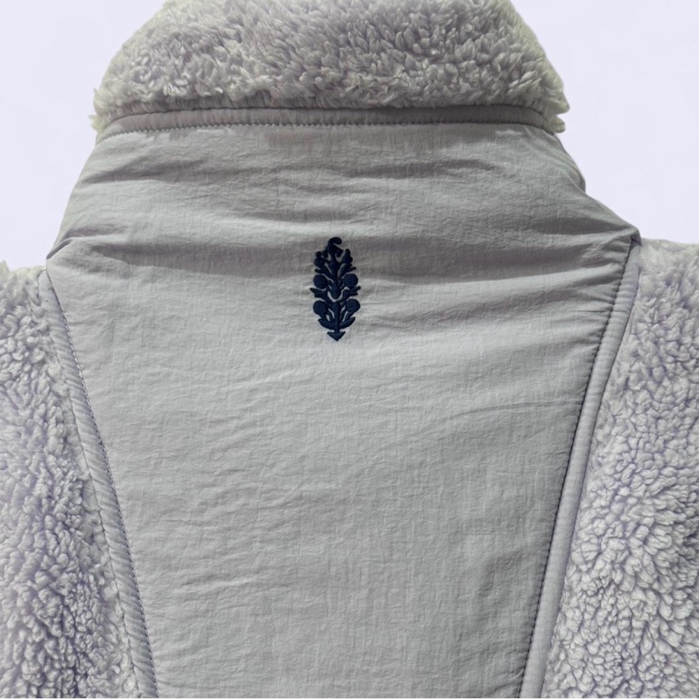 NWOT FREE PEOPLE Scout It Out Fleece Vest - Picture 2 of 8